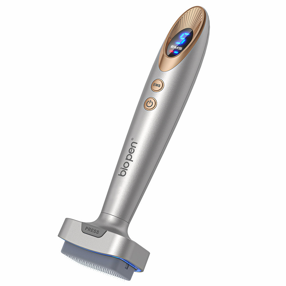 Bio Pen Bio 6 microneedling-appareil en argent avec fonction EMS et affichage LED, conçu pour le rajeunissement de la peau, le raffermissement et une absorption améliorée des sérums.