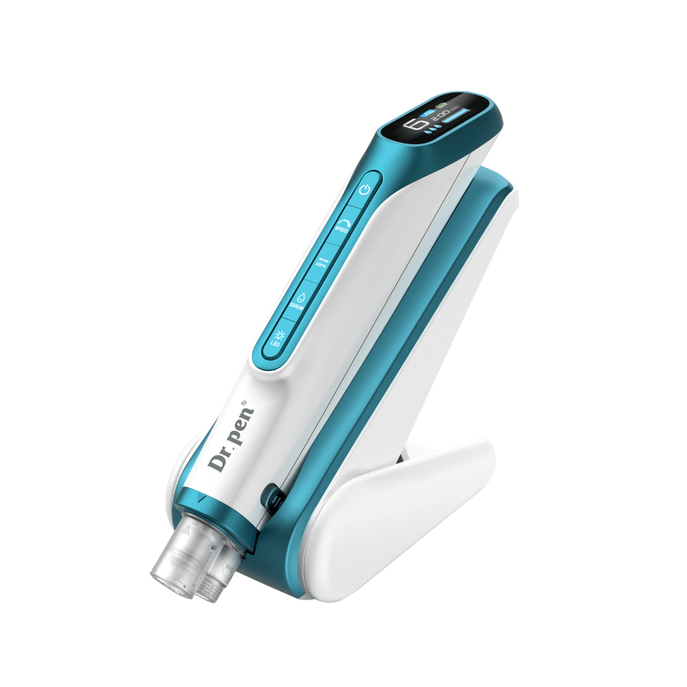 Dr. Pen H6 stylo de microneedling placé dans son support associé.