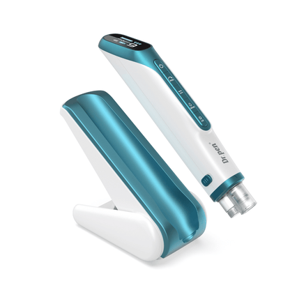 Dr. Pen H6 stylo de microneedling avec support associé sur fond blanc.