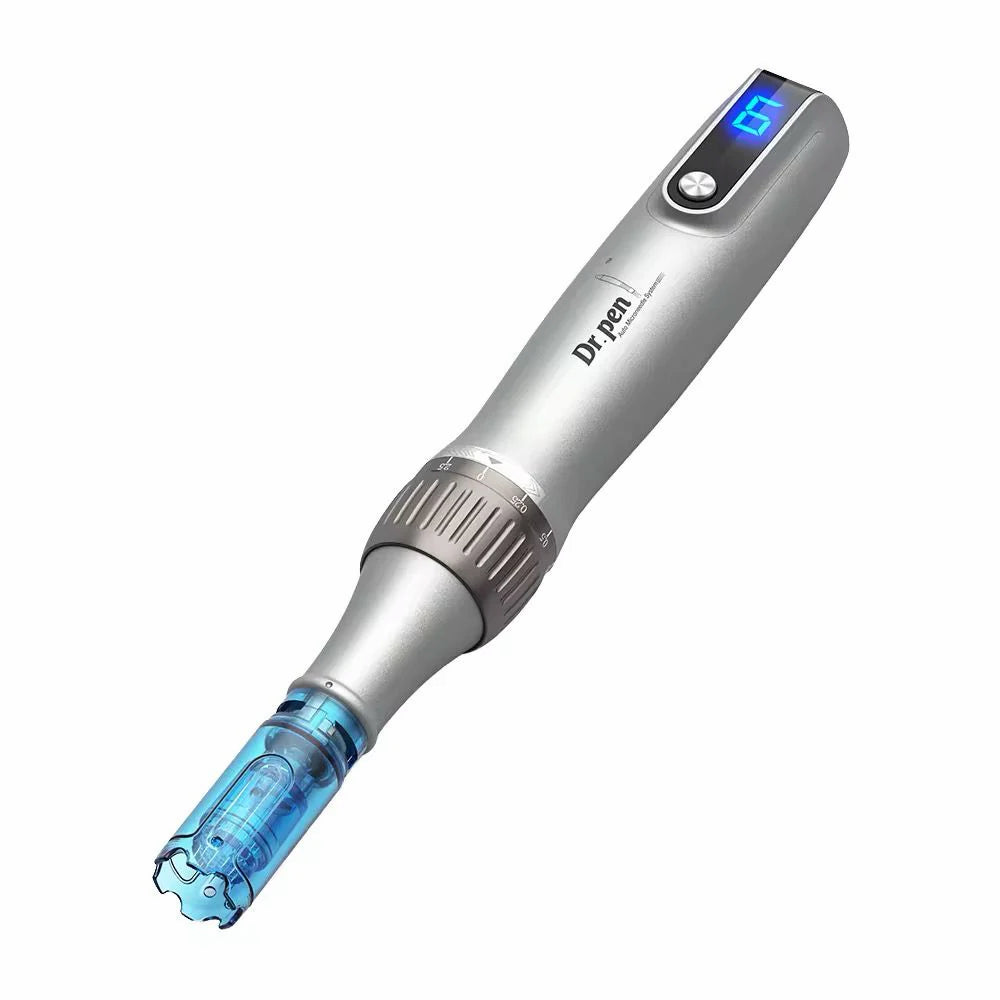 Dr. Pen M8S microneedling dermapen pour un traitement de la peau professionnel avec profondeur d'aiguille réglable et affichage numérique.