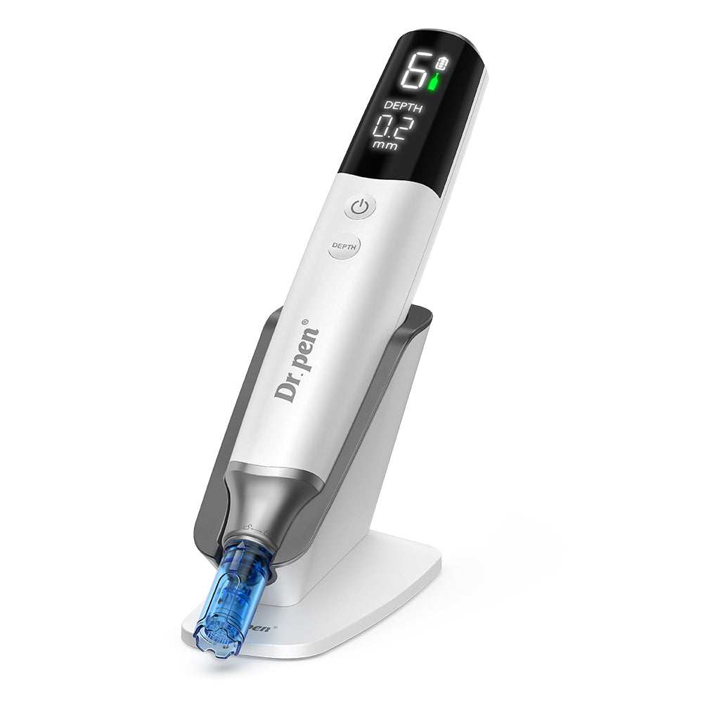 Dr. Pen M9 stylo-microneedling avec écran numérique, profondeur d’aiguille réglable et cartouche d’aiguille pour une microneedling professionnelle à domicile et en clinique.