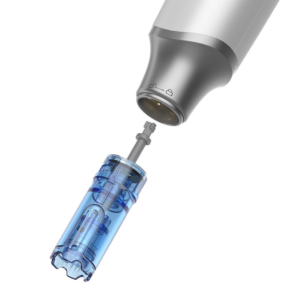 Gros plan sur Dr. Pen M9 et cartouche d’aiguille interchangeable pour un traitement de microneedling sûr et hygiénique.